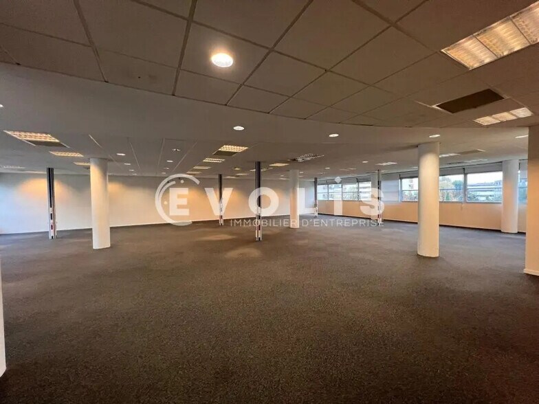 Office in Bordeaux to rent - Interior Photo - Image 2 of 4