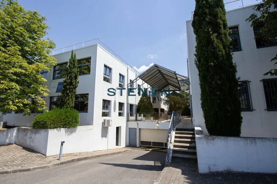 Office in Aix-en-Provence to rent - Building Photo - Image 2 of 22