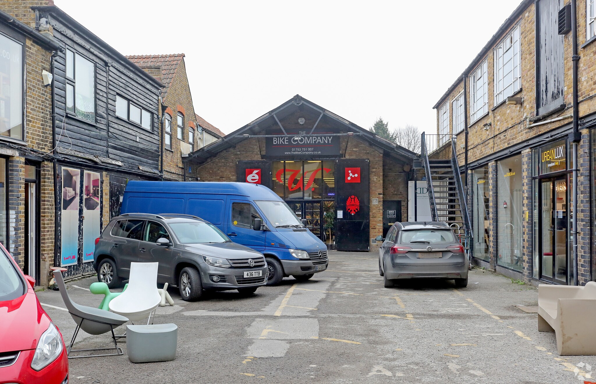 59 St. Leonards Rd, Windsor for sale Primary Photo- Image 1 of 1
