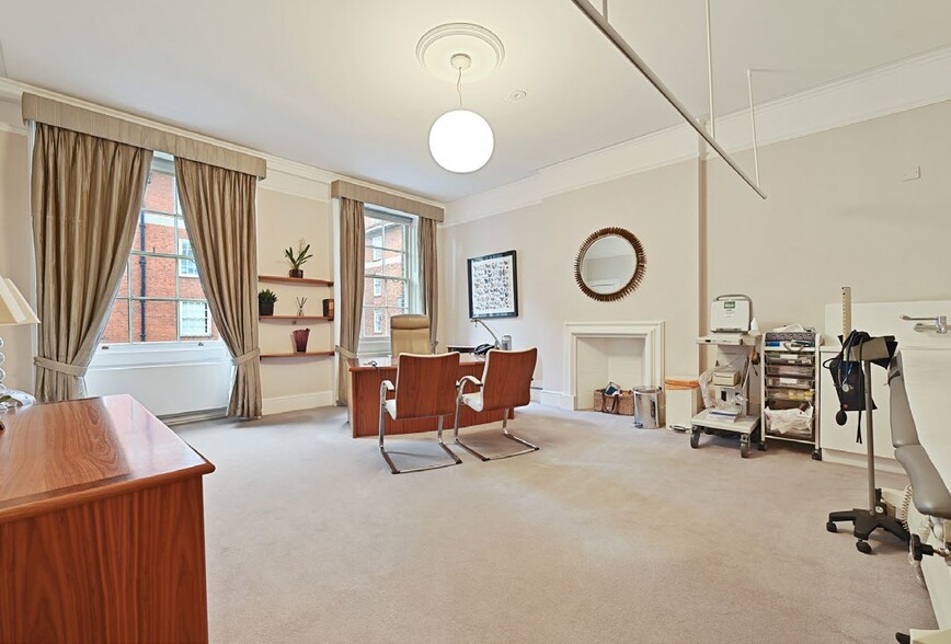 148 Harley St, London for sale - Interior Photo - Image 3 of 9