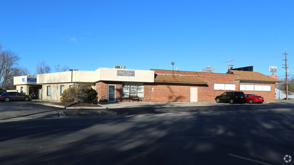 8423-8449 Beechmont Ave, Cincinnati, OH for rent - Primary Photo - Image 1 of 8