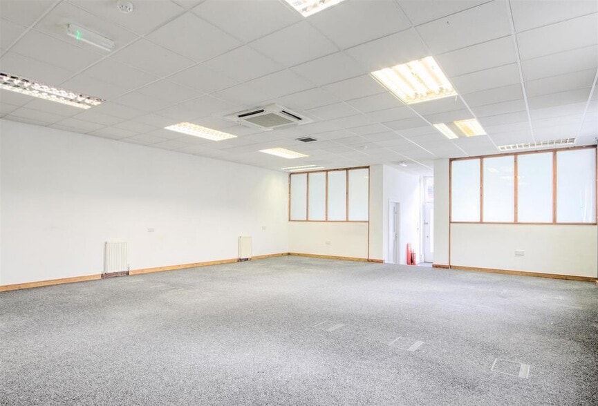 Belmont Wharf, Skipton to rent - Building Photo - Image 2 of 12