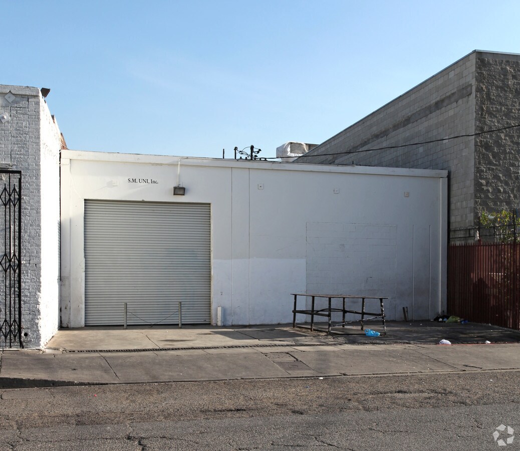 730732 Ceres Ave, Los Angeles, CA 90021 UK