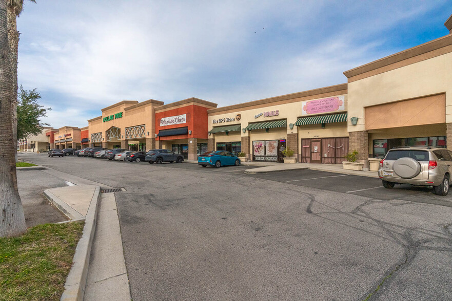 Castaic Village Center portfolio of 2 properties for sale on LoopNet.co.uk - Building Photo - Image 3 of 4