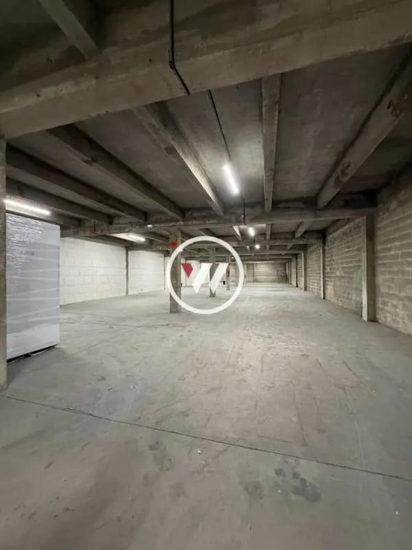 Industrial in Le Blanc-Mesnil to rent Interior Photo- Image 1 of 6