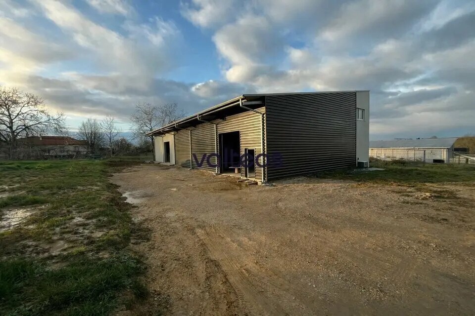 Location Local d'activités 612 m² - Photo 1