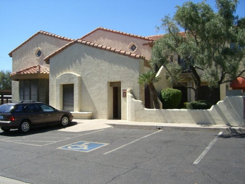 4202 N 32nd St, Phoenix, AZ for rent - Building Photo - Image 1 of 57