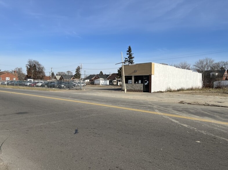 17150-17218 Schaefer Hwy, Detroit, MI for sale - Building Photo - Image 1 of 4