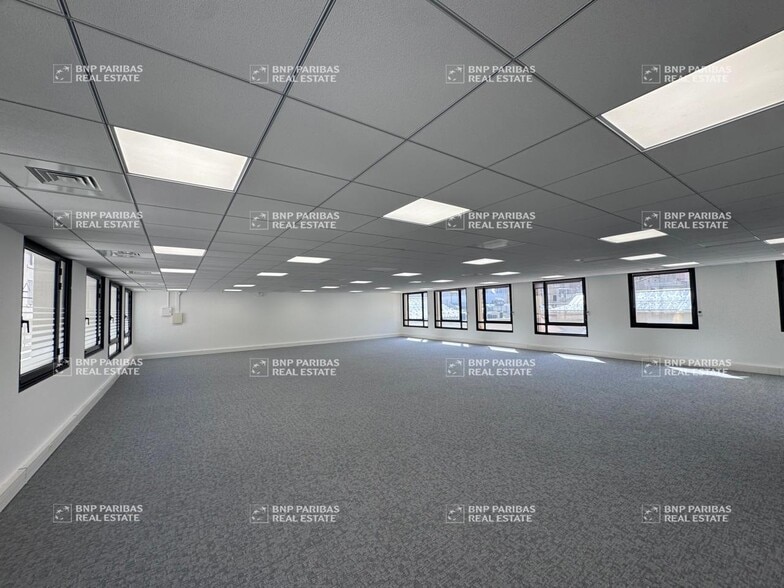 Office in Marseille to rent - Interior Photo - Image 2 of 6