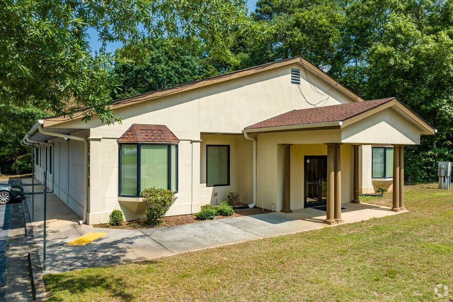 7446 Covington Hwy, Lithonia, GA for sale - Primary Photo - Image 1 of 1