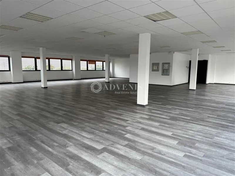 Office in Saint-Priest to rent Interior Photo- Image 1 of 7