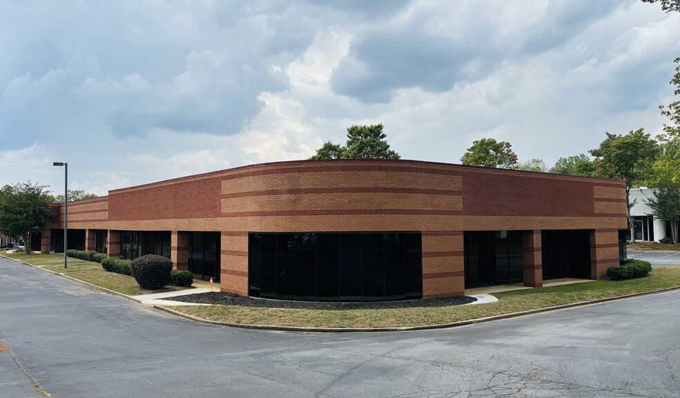 3850 Holcomb Bridge Rd, Norcross, GA for rent - Building Photo - Image 1 of 11