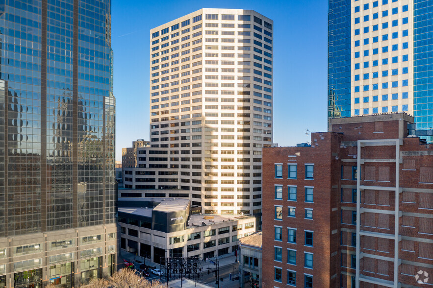 1100 Main St, Kansas City, MO for rent - Primary Photo - Image 1 of 54