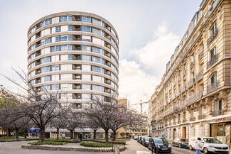 More details for 16 Boulevard Garibaldi, Paris - Retail to Rent