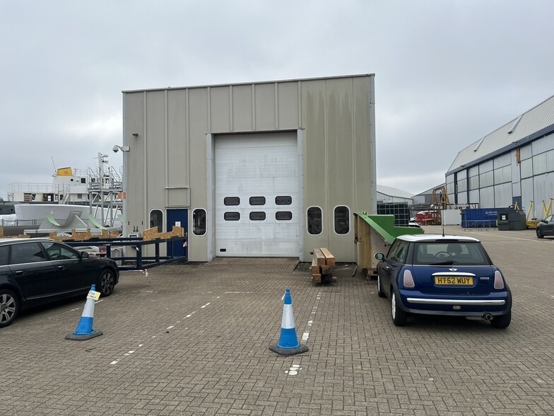 Shore Rd, Southampton to rent - Building Photo - Image 3 of 8