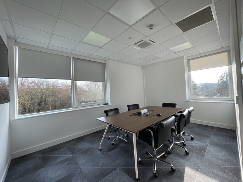 H2 Harlequin Office Park, Bristol to rent - Building Photo - Image 2 of 9