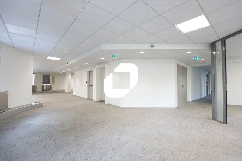 Office in Lyon for sale - Building Photo - Image 3 of 34
