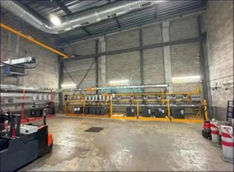 Industrial in Gennevilliers to rent - Interior Photo - Image 3 of 14