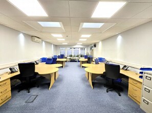 227 Aldborough Rd S, Ilford to rent Interior Photo- Image 2 of 2