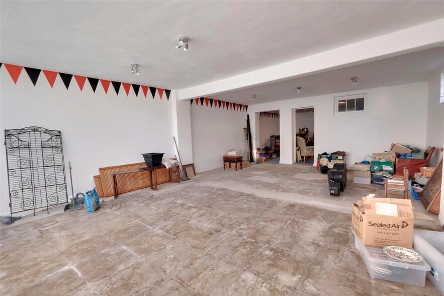 6 Parkhouse Rd, Minehead for sale - Building Photo - Image 2 of 4