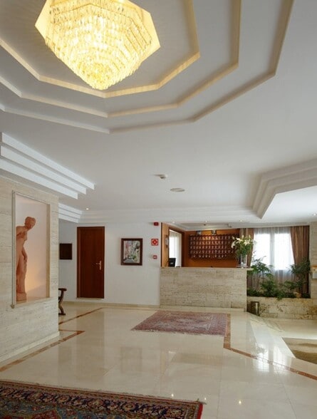 Hospitality in Lloret de Mar, Gerona for sale - Interior Photo - Image 3 of 46