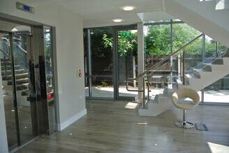 2 Esher Rd, Walton On Thames to rent Interior Photo- Image 2 of 5