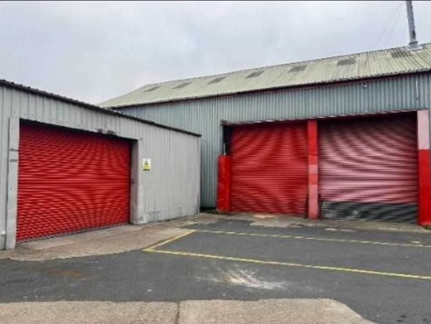 New Works Rd, Bradford to rent Interior Photo- Image 1 of 1