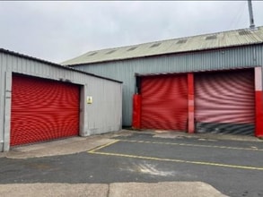 New Works Rd, Bradford to rent Interior Photo- Image 1 of 1