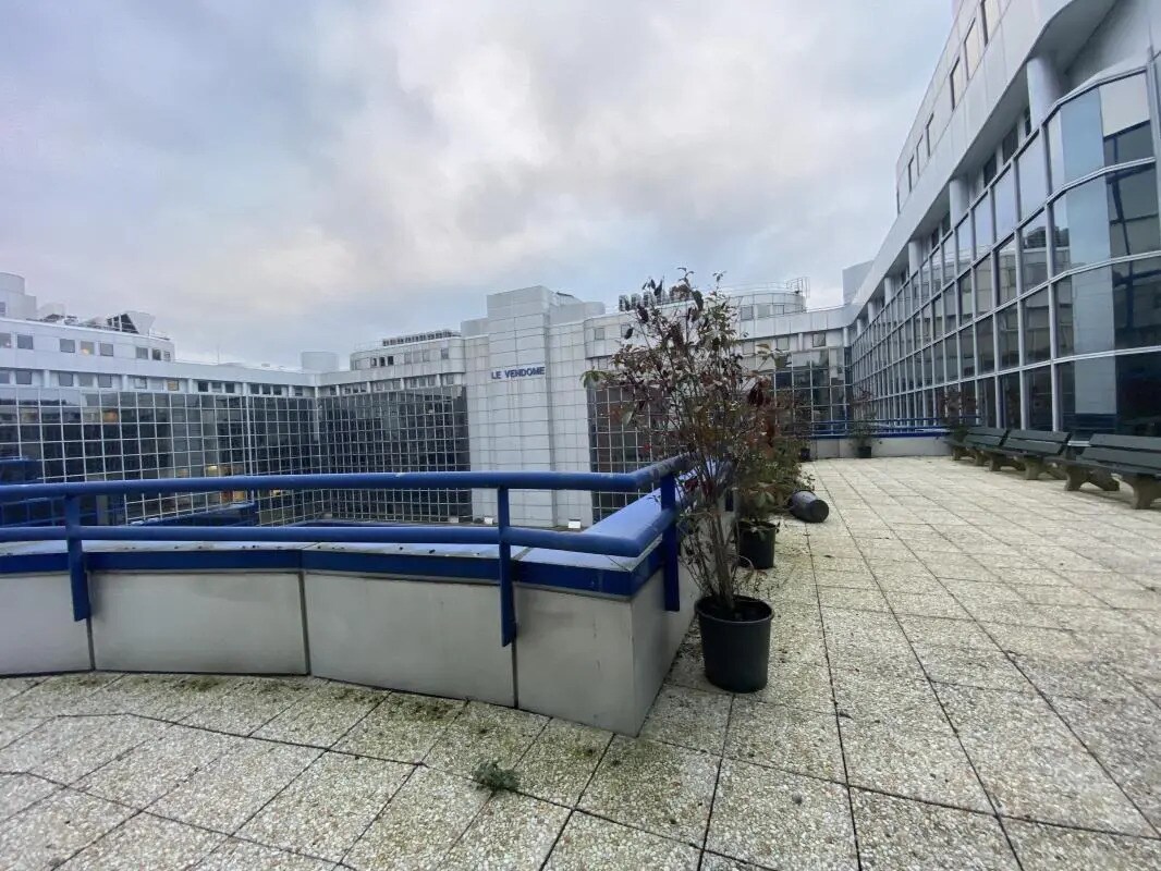 Office in Noisy-le-Grand to rent Other- Image 1 of 13