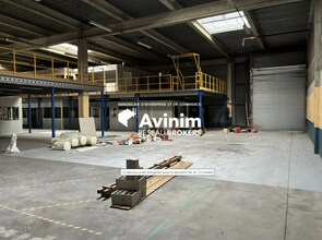 Industrial in Vitrolles to rent Interior Photo- Image 1 of 9