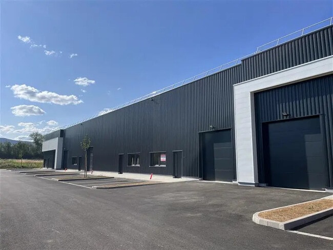 Location Local d'activités 185 m²