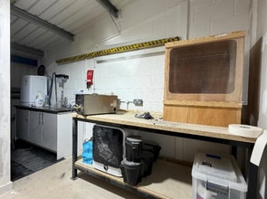 Cavalier Rd, Newton Abbot to rent Interior Photo- Image 2 of 6