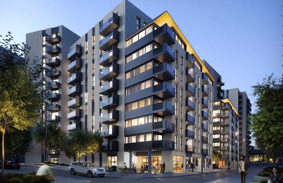 38 Capital Interchange Way, Brentford to rent - Primary Photo - Image 1 of 1