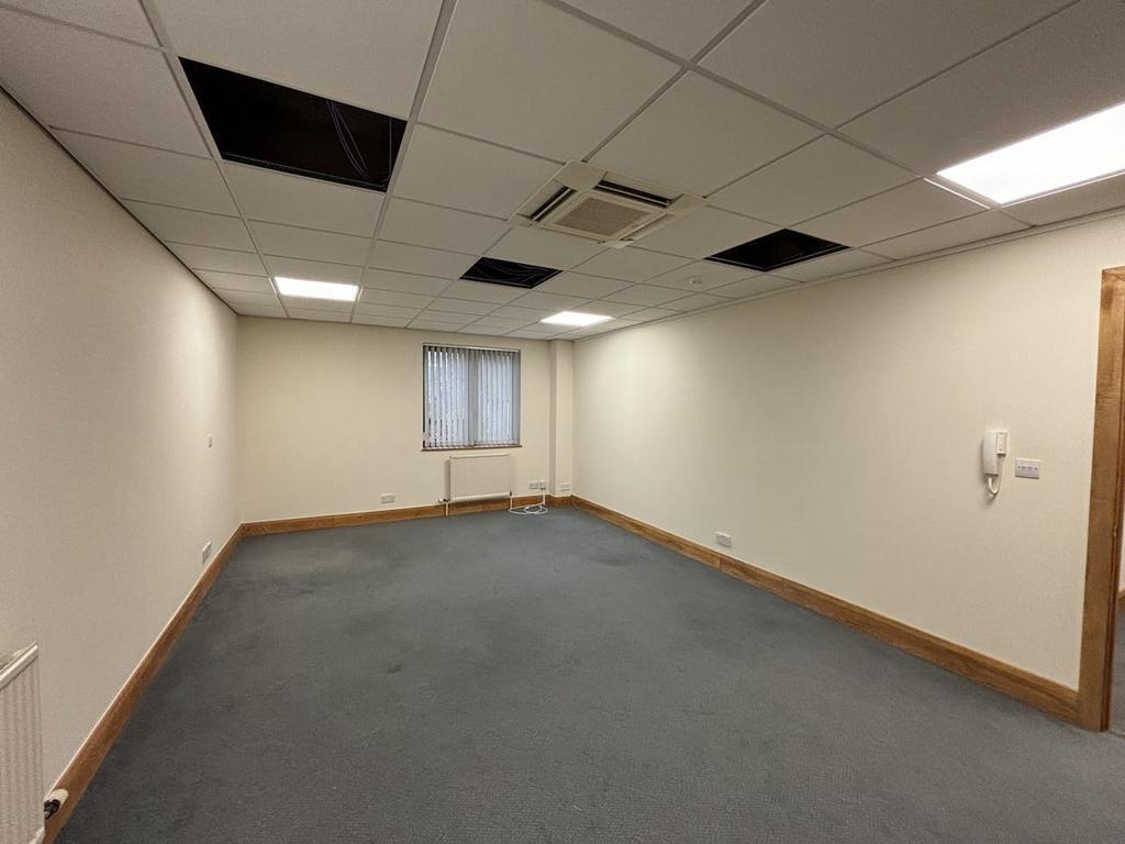 College St, Gloucester to rent Interior Photo- Image 1 of 5