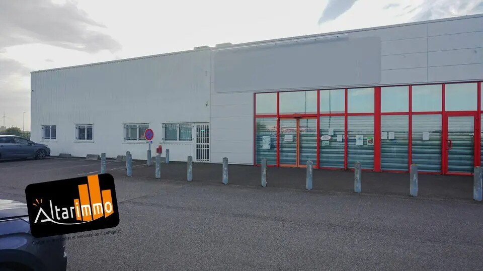 Retail in Les Villages Vovéens for sale Building Photo- Image 1 of 6