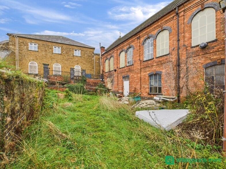 Meeting Ln, Kettering to rent - Building Photo - Image 3 of 15