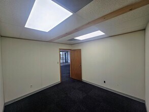 1616 E Wooster St, Bowling Green, OH to rent Building Photo- Image 2 of 13