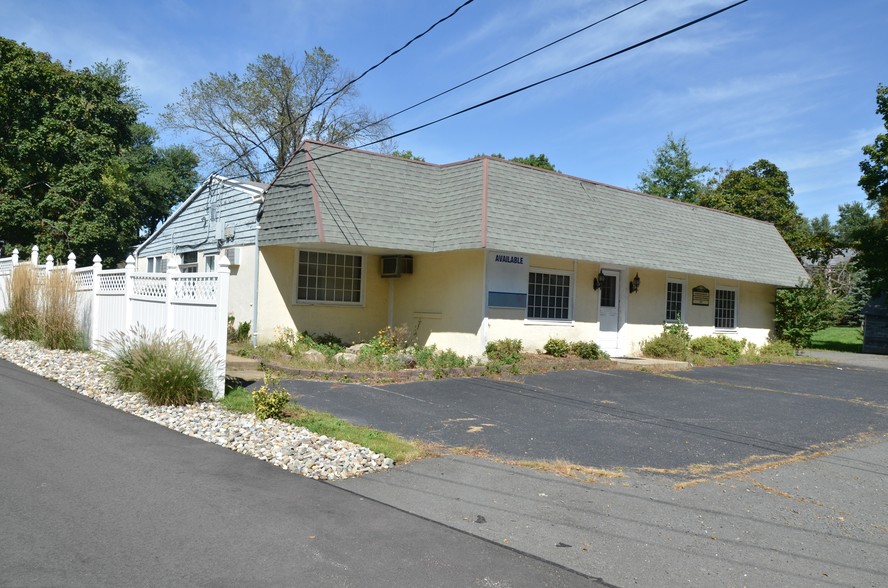 1059 Old York Rd, Ringoes, NJ for sale - Building Photo - Image 1 of 1