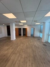 Office in Marseille for sale Interior Photo- Image 2 of 3
