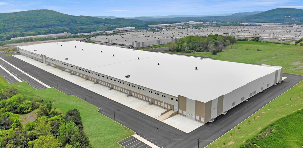 3905 Commerce Center Blvd, Bethlehem, PA to rent - Aerial - Image 3 of 17