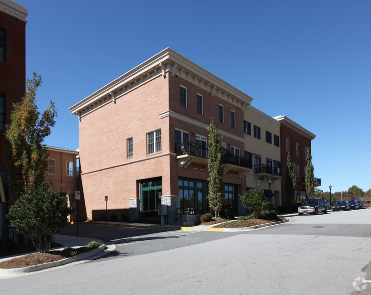 340 Town Center Ave, Suwanee, GA for rent - Building Photo - Image 2 of 3