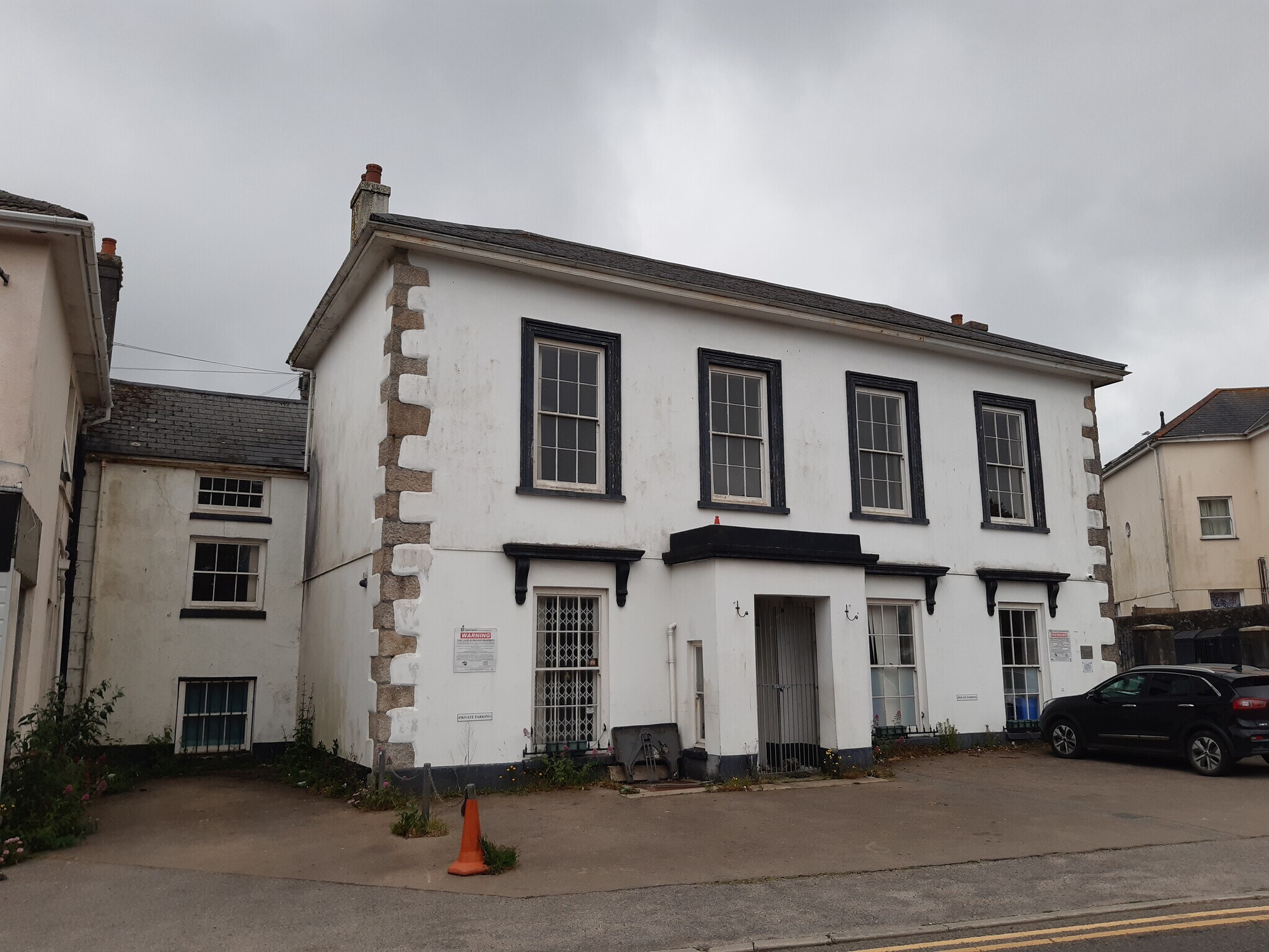 11 Basset Rd, Camborne for sale Primary Photo- Image 1 of 1