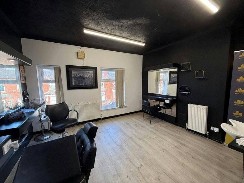 151 Orford Ln, Warrington for sale - Building Photo - Image 2 of 4