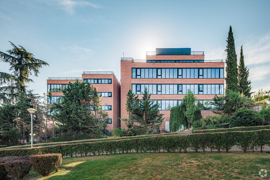Office in Pozuelo de Alarcón, Madrid to rent - Building Photo - Image 1 of 1