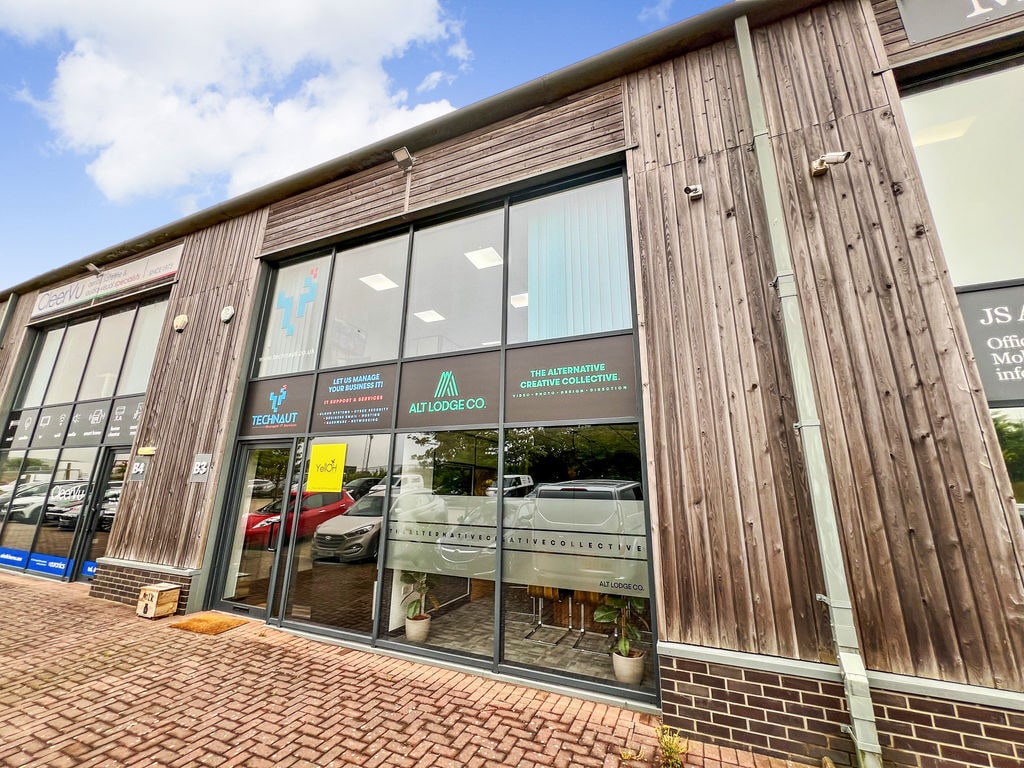 Cooil Rd, Isle Of Man to rent Building Photo- Image 1 of 2