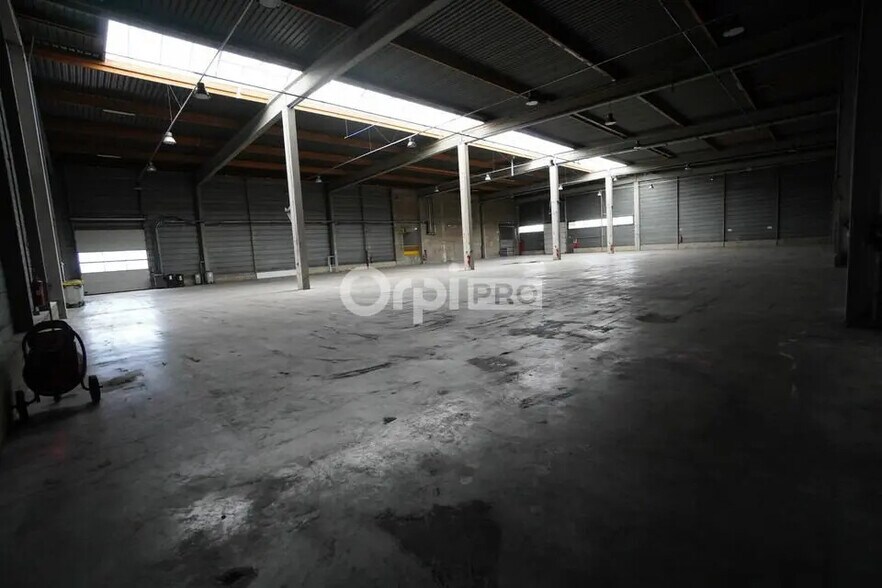 Light Industrial in Dijon to rent - Interior Photo - Image 2 of 9