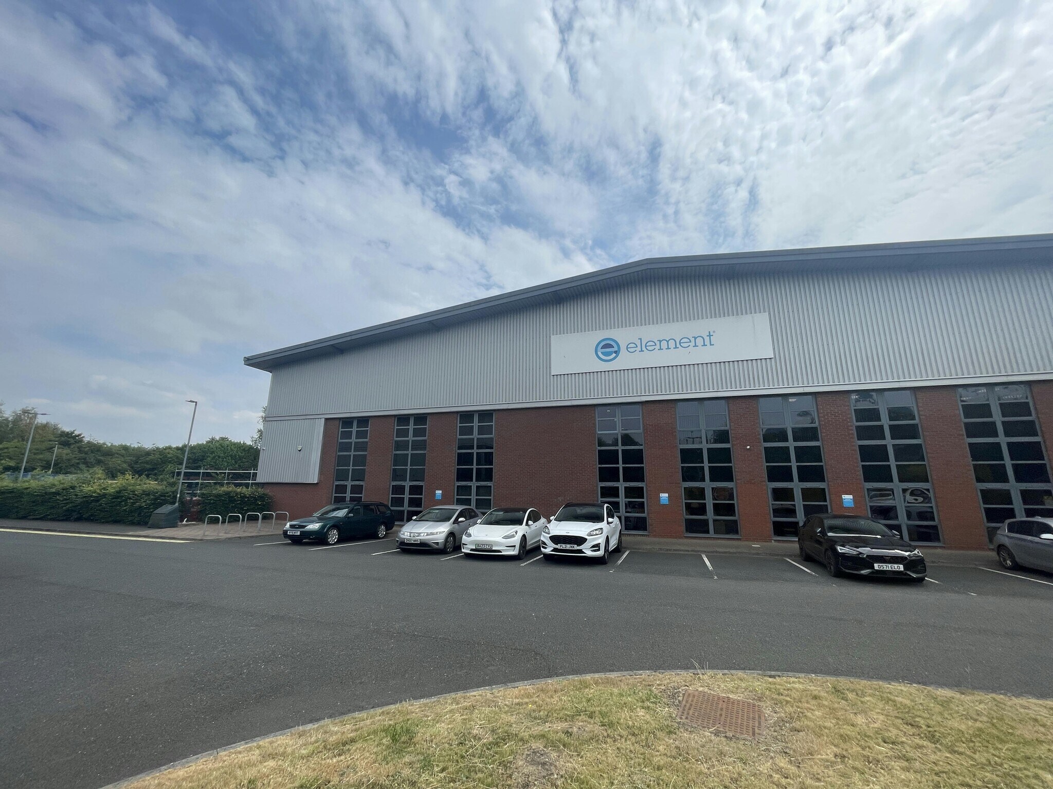 Blowers Green Rd, Dudley to rent Primary Photo- Image 1 of 5