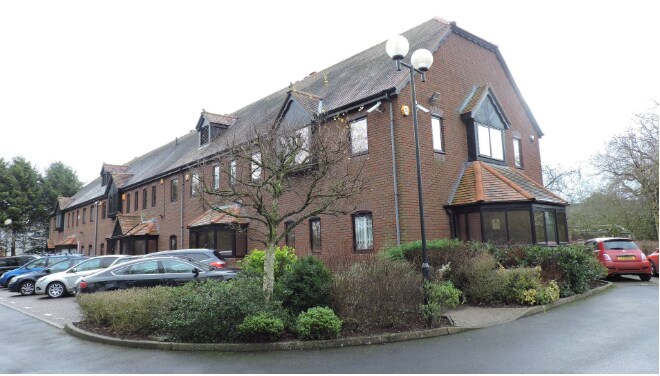 1 Arden Rd, Alcester for sale - Primary Photo - Image 1 of 1