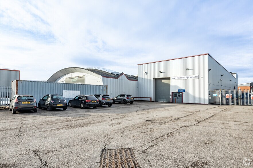 Windmill Ln, Manchester for sale - Primary Photo - Image 1 of 1