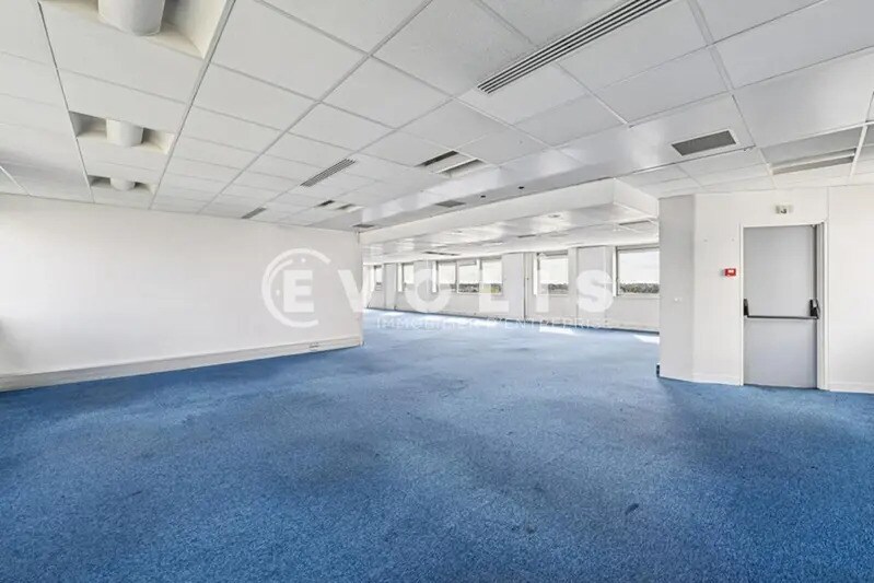 12-14 Rue Du Centre, Noisy-le-Grand to rent - Building Photo - Image 3 of 14